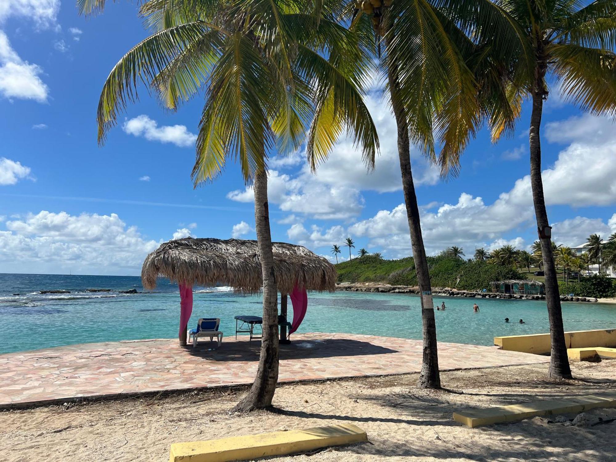 Studio Bord De Mer Avec Piscine - Le Manganao, Saint-Francois Exteriér fotografie